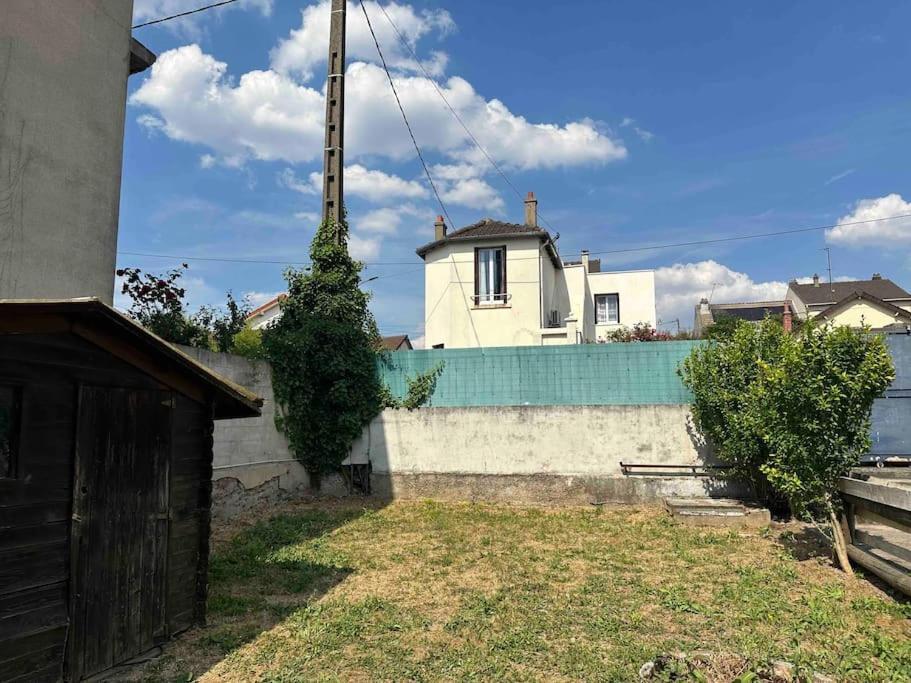Maison Jardin Proche Paris Вилжуиф Екстериор снимка