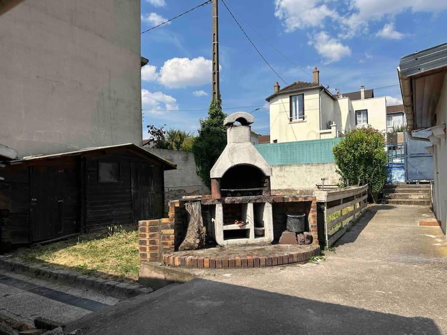 Maison Jardin Proche Paris Вилжуиф Екстериор снимка