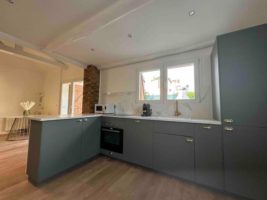 Maison Jardin Proche Paris Вилжуиф Екстериор снимка