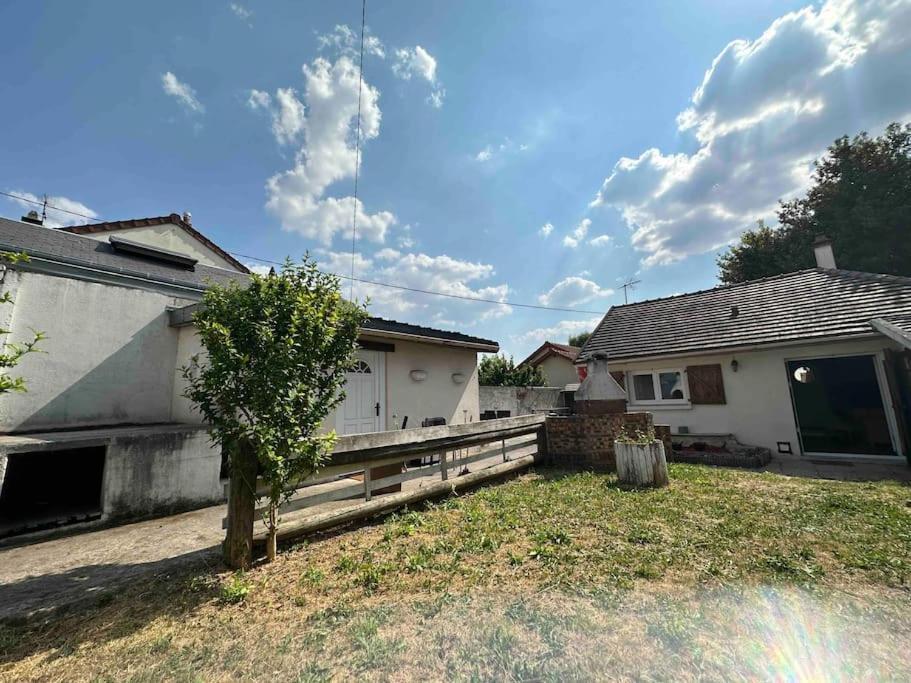 Maison Jardin Proche Paris Вилжуиф Екстериор снимка