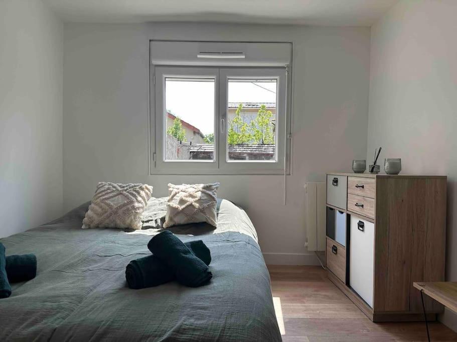 Maison Jardin Proche Paris Вилжуиф Екстериор снимка
