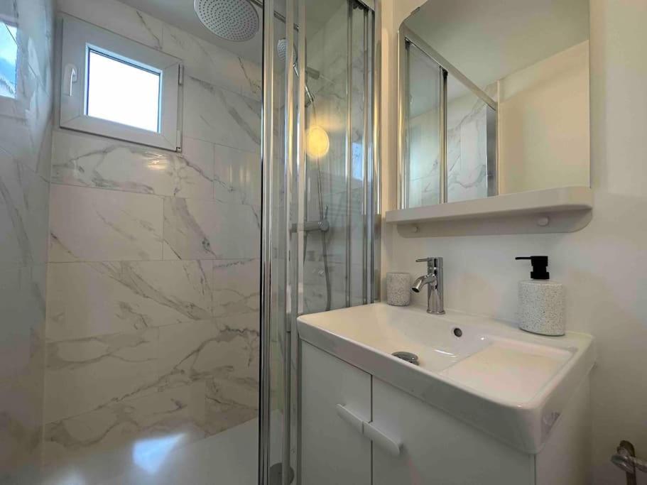 Maison Jardin Proche Paris Вилжуиф Екстериор снимка